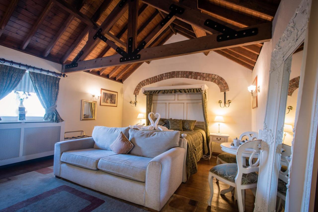 The Royal Arms Hotel Саттон Чейни Экстерьер фото