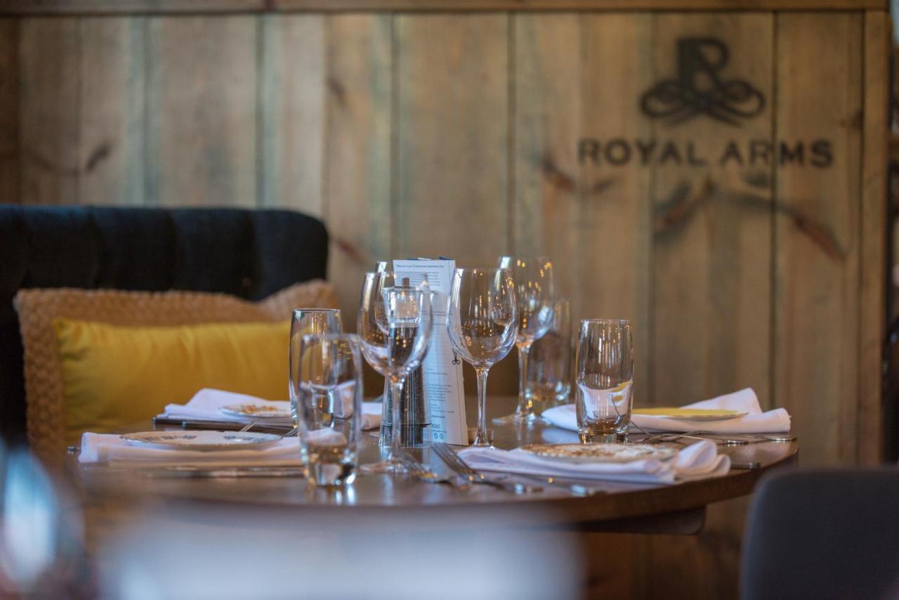 The Royal Arms Hotel Саттон Чейни Экстерьер фото